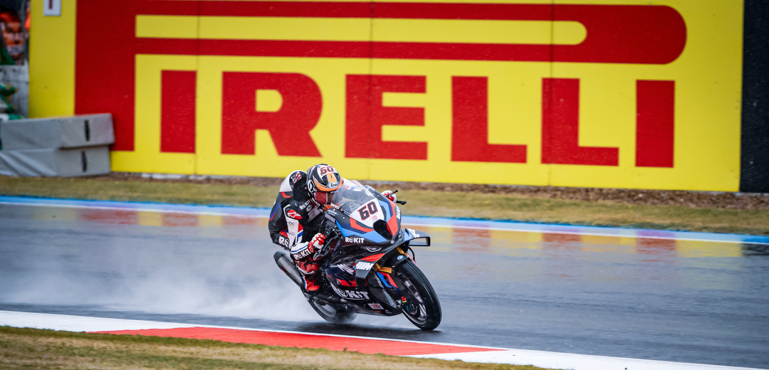 Van der Mark on the crest of the wave in Magny-Cours with the new Pirelli rain tyre