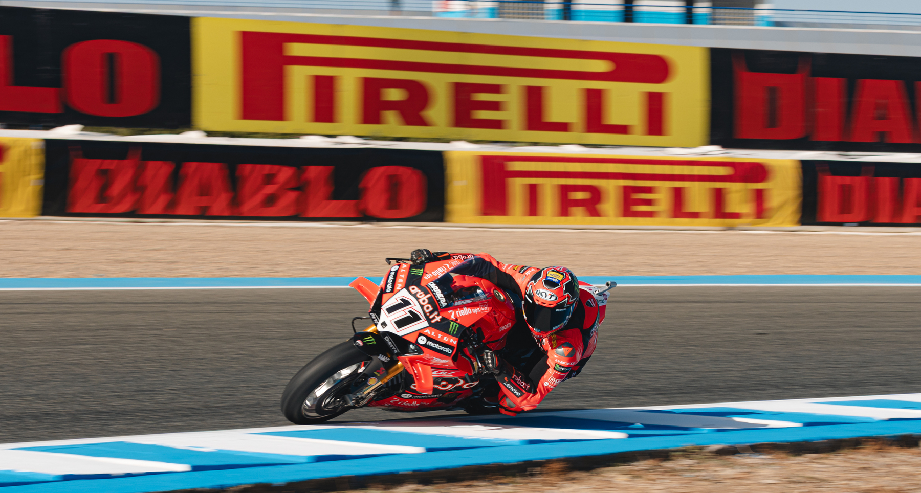 Bulega wins Race1 in Jerez and keeps fight for the title alive