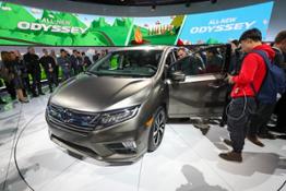 2018 Honda Odyssey at NAIAS 2017   06
