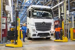 Production plant in W├╢rth: start-up with light-duty trucks