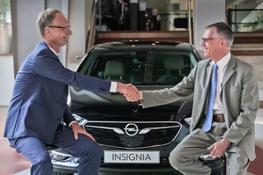 Opel-CEO-Michael-Lohscheller-PSA-Group-CEO-Carlos-Tavares-307668