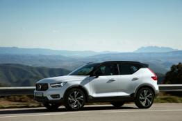 216702 New Volvo XC40 exterior