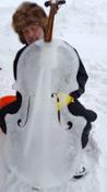 Tim Linhart e il suo violoncello di ghiaccio (1)