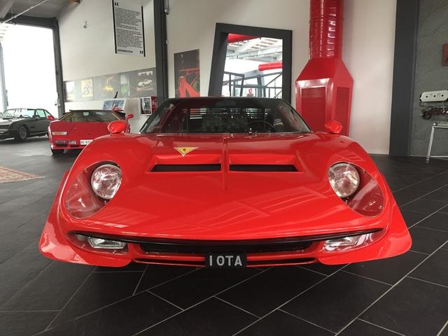 The extraordinary Miura Jota of Bob Wallace exhibited at the Ferruccio  Lamborghini museum