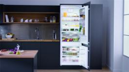 Hotpoint 70cm built-in fridge freezer