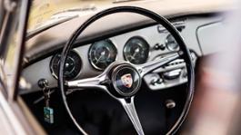 Image-Gallery Details_of_the_Porsche_356_SC