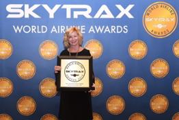 Janice Antonson, VP Commercial and Communications, Star Alliance receiving the 2 awards 2