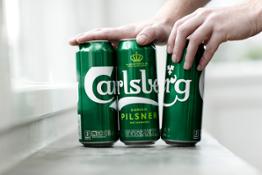 hands-snapping-cans-1