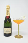 The MoeÌˆt Belle cocktail with bottle