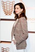 Anne Hathaway wears Tommy Hilfiger 2