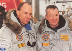 1553089309-1999 March 1st Bertrand Piccard&Brian Jones Chateau dOex ©Piccard Family