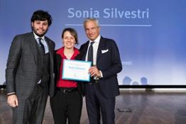 GRANT 2019 -  Davide Sacchi - Direttore Marketing LIFE, Sonia Silvestri - ricercatrice, Paolo Veronesi.JPG