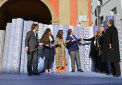 1 Foto Giuseppe, Marta, Elisa, Franco, Elena Miroglio con sindaco Maurizio Marello