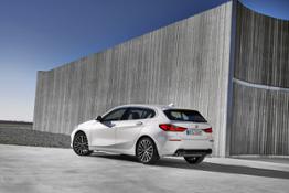 Photo Set - The all-new BMW 1 Series - BMW 118i, Model Sportline, Mineral white Metallic