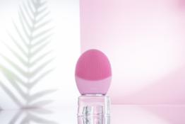 16 01 FOREO LUNA 3 In Use