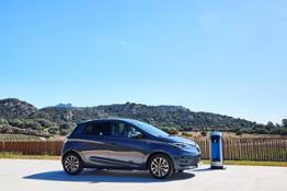 21231654 2019 - New Renault ZOE tests drive in Sardinia