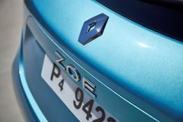 21231674 2019 - New Renault ZOE tests drive in Sardinia