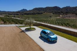 21231682 2019 - New Renault ZOE tests drive in Sardinia