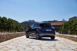 21231646 2019 - New Renault ZOE tests drive in Sardinia
