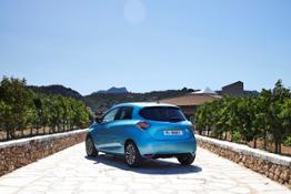 21231689 2019 - New Renault ZOE tests drive in Sardinia