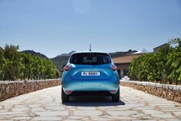 21231690 2019 - New Renault ZOE tests drive in Sardinia