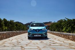 21231691 2019 - New Renault ZOE tests drive in Sardinia