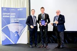 1 Premio Speciale ANIMA da sx Marco Nocivelli Presidente ANIMA Roberto Nocera Direttore Generale LSM Bruno Fierro Vicepreside