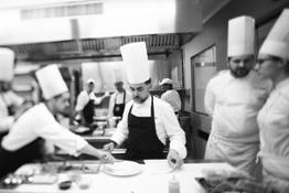 Il Palato Italiano Chef Filippo Sinisgalli in cucina
