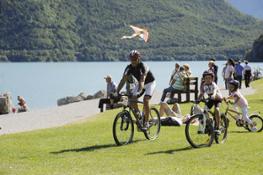 Famiglia bici lago Molveno estate ph.Tonina (52).jpg