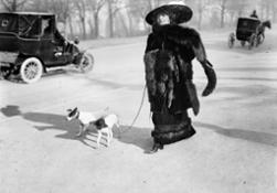 2. Anna la Pradvina  aussi appele e  La femme aux renards   Avenue du Bois  Paris  1911 0
