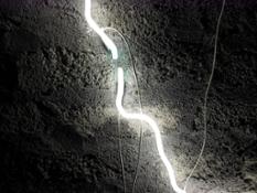 Simone Cametti Installazione luminosa rifugio delle Serre 2020  neon 395x70 cm