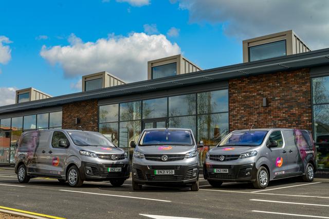 Vauxhall, il marchio britannico gemello di Opel, fornirà a Mitie 655 Vivaro-e elettrici