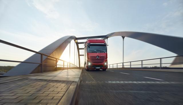 L’Actros L: Mercedes-Benz Trucks stabilisce nuovi standard nel segmento premium dei truck per il trasporto a lungo raggio