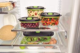 Foodsaver Contenitori SalvaFreschezza 2 generazione In-refrigerator-group-with-food-lifestyle-2 rid