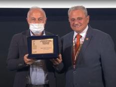 Andrea Alfieri responsabile Marketing di TreValli Cooperlat ritira il prestigioso riconoscimento a Parma Cibus 2021 