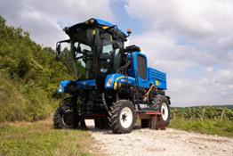 New Holland - AGXTEND present the XPower XPN concept, an electric weeding solution for narrow vineyards. 600708