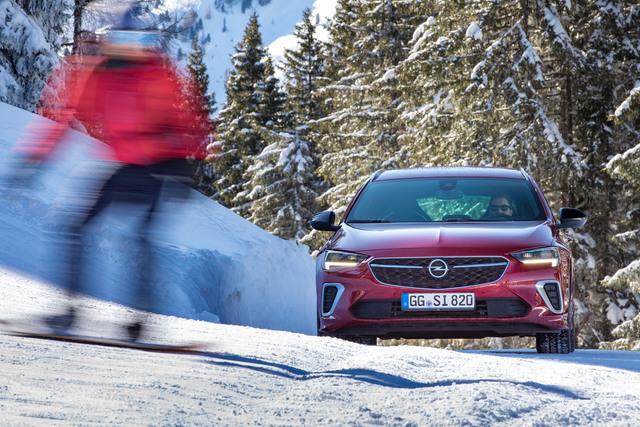 Sharper New Opel Insignia Shines with Best in Class IntelliLux LED® Pixel  Light, Opel