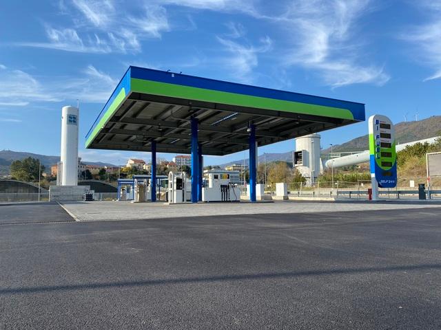 Vado Ligure: il primo distributore di GNL in Liguria ad accettare la carta carburante AS 24