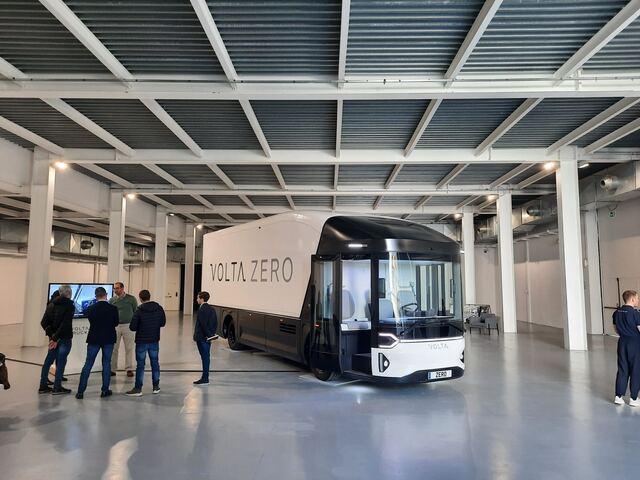 Volta Zero, autocarro completamente elettrico, sbarca a Milano nell'ambito del suo recente tour in Europa