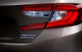 Honda Accord Hybrid Touring - Current