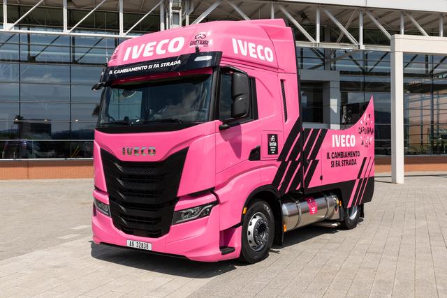 Iveco e Iveco Bus fornitori ufficiali del 105esimo Giro d'Italia e del Giro-E