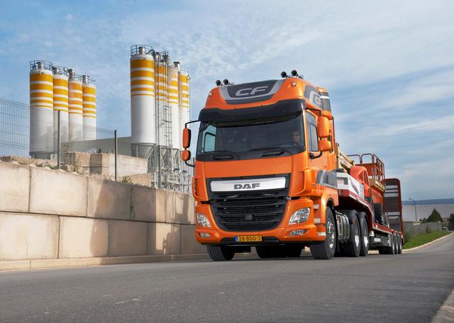 Al Transpotec Logitec area test drive a cura di Next to the Truckers, la trasmissione televisiva vicina al mondo dei trasportatori