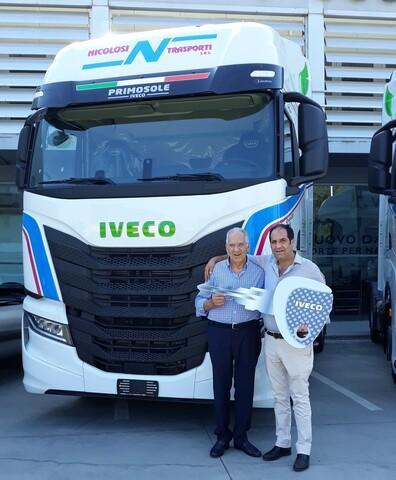 Per il trasporto a lungo raggio Nicolosi Trasporti sceglie le performance di autonomia e sostenibilità di 60 Iveco S-Way LNG