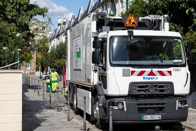 La 13a circoscrizione di Parigi sceglie un sistema di raccolta dei rifiuti a basse emissioni di carbonio con 18 autocarri elettrici Renault Trucks