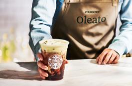 20230221-Starbucks-Oleato-Golden-Cold-Foam-Handoff