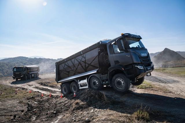 La gamma EnduTrax di Apollo Tyres selezionata come primo equipaggiamento per i truck IVECO