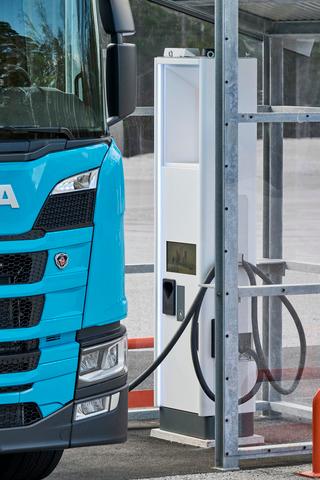 ABB E-mobility e Scania completano con successo il primo test nello sviluppo del Megawatt Charging System