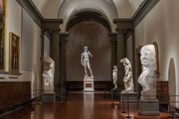 Galleria dell'Accademia di Firenze - LUCI SUL DAVID - photo Guido Cozzi 374645-ok bassa