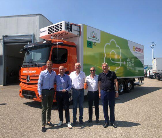 Mercedes-Benz Trucks Italia consegna a Brivio & Viganò un eActros 100% elettrico per la distribuzione urbana