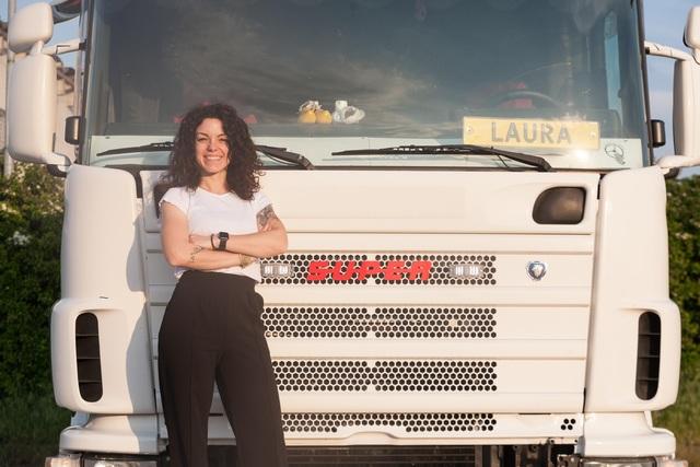 POV: una ragazza e il suo camion